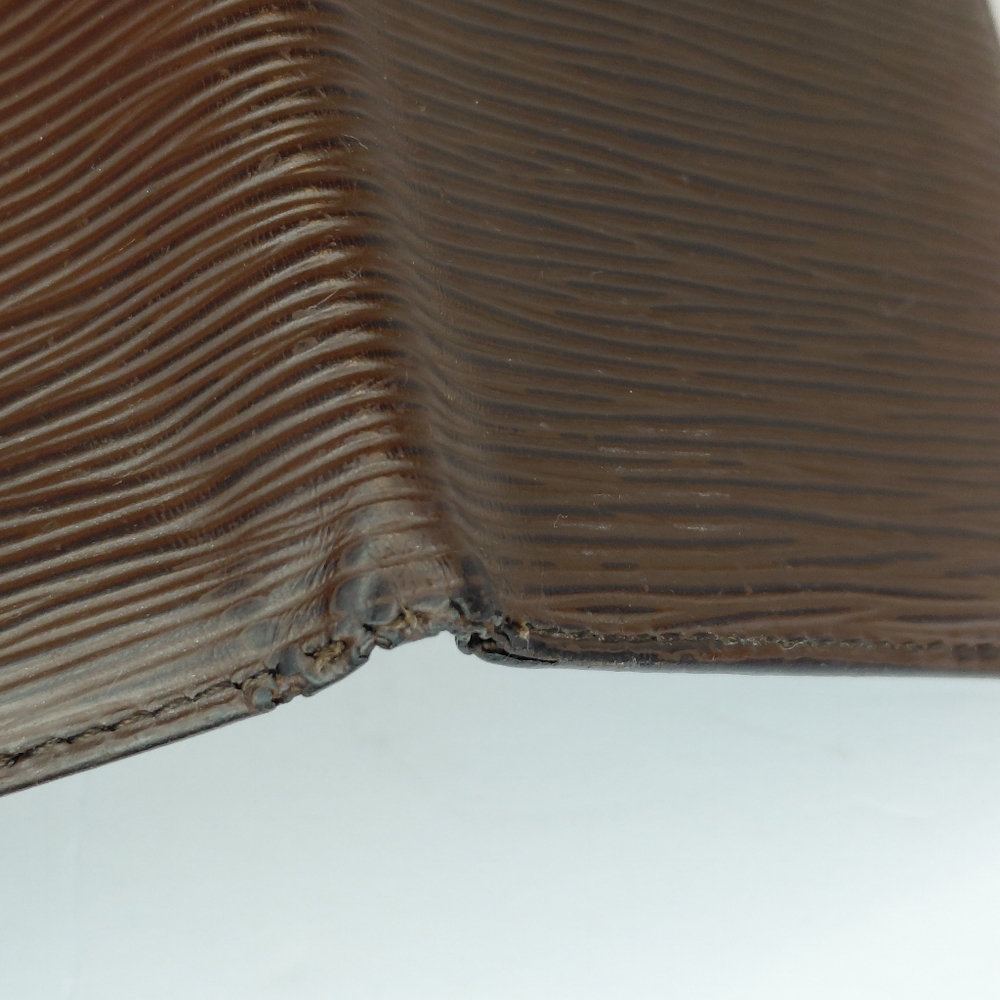 Louis Vuitton Epi Leather Bifold Wallet - Picture 14 of 16